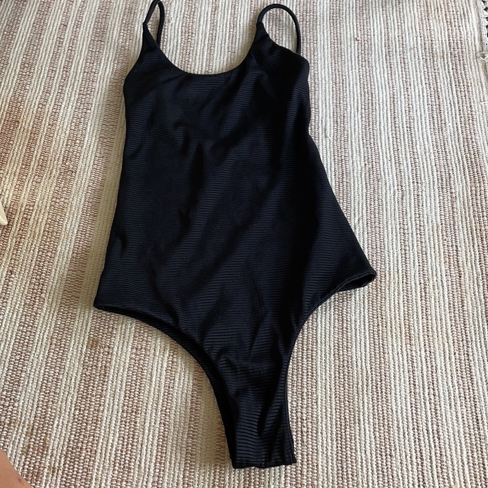 Issa de’mar Ribbed One Piece - Picture 3 of 5